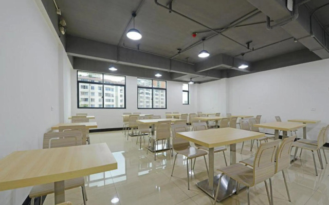 Longting Holiday Hostel