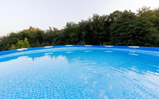 Glamping - Hayrack Vesel