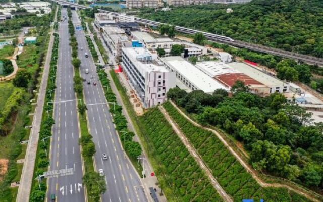 Oska International Hotel (Shenzhen Guangming Zhenmei Subway Station)