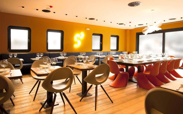 Essence Hotel