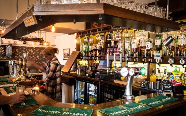 Maypole Inn