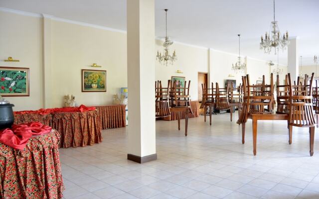 ZEN Rooms Cipayung Km. 20