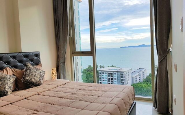The Riviera Wongamat by Pattaya Holiday