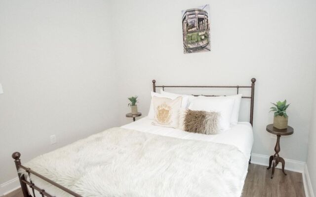 Gorgeous Home Near Streetcar & French Quarter!