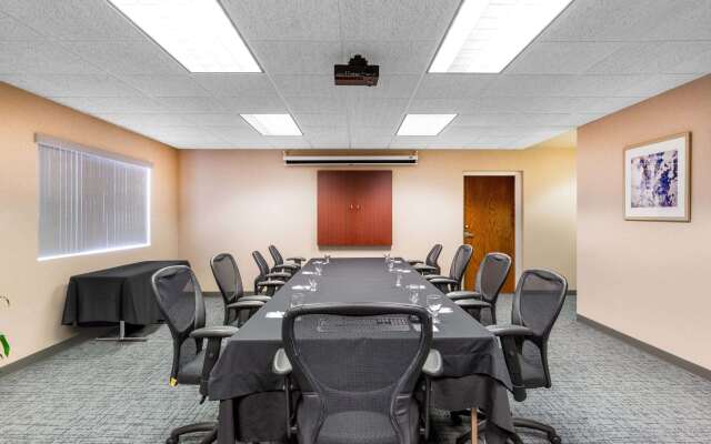 Baymont by Wyndham Des Moines Airport