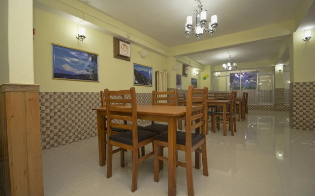 Oyo 24942 Hotel Lhasa