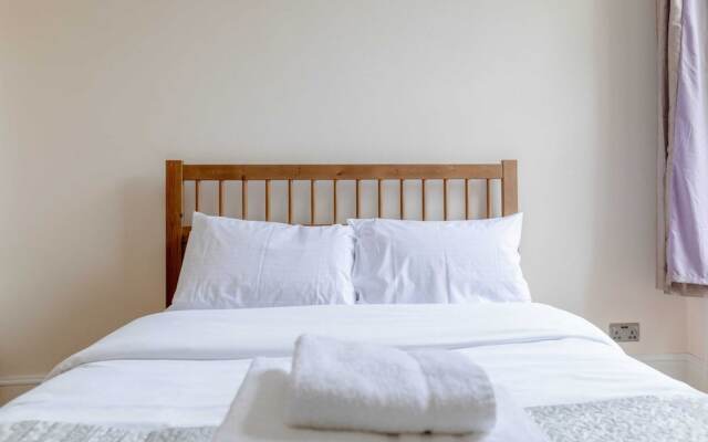 Roomy 3BD by Hampstead Heath!
