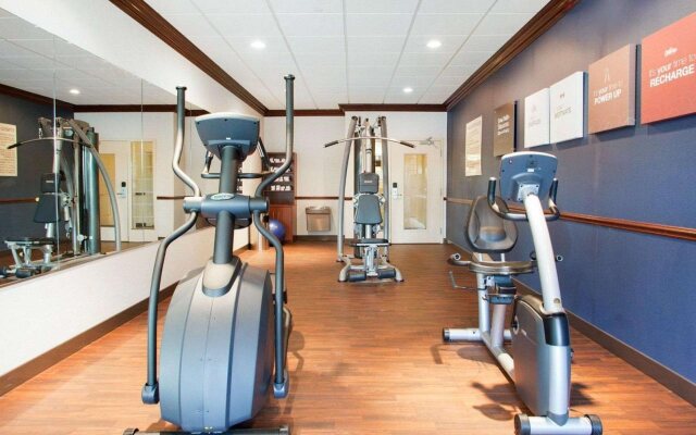 Holiday Inn Express And Suites Milwaukee Nw Park Place by IHG