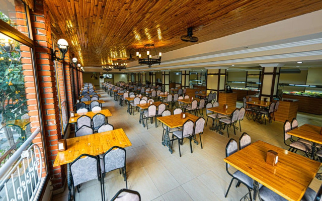 Hotel Golmar Beach
