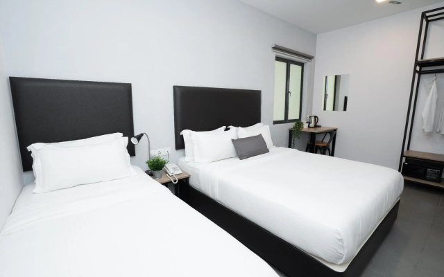 B Lot Hotel