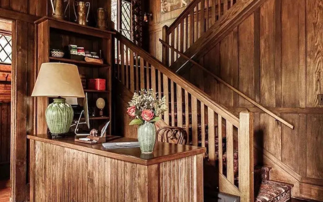 Deer Mountain Inn