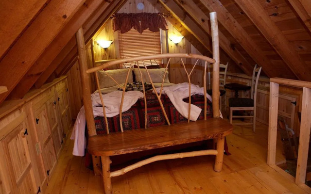 Creekwalk Inn and Cabins