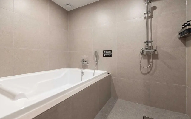 Koum Ryokan Hotel Gijang by Aank