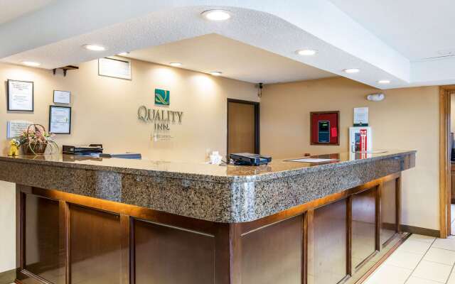 Quality Inn - Storm Lake