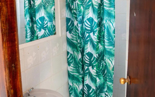 Tropical Breeze Guest House
