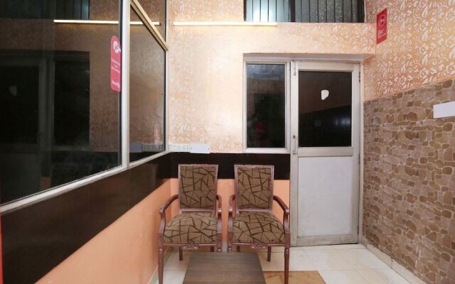 OYO 12155 Hotel Awdesh Inn