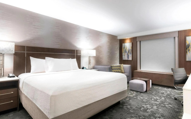 Courtyard by Marriott Edgewater NYC Area