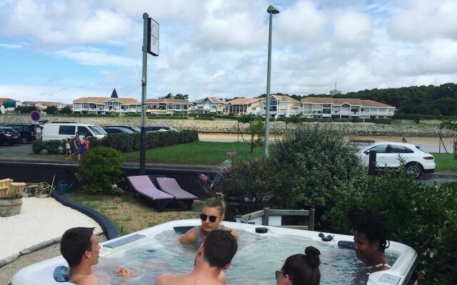 Single Fin Hotel & Lodge