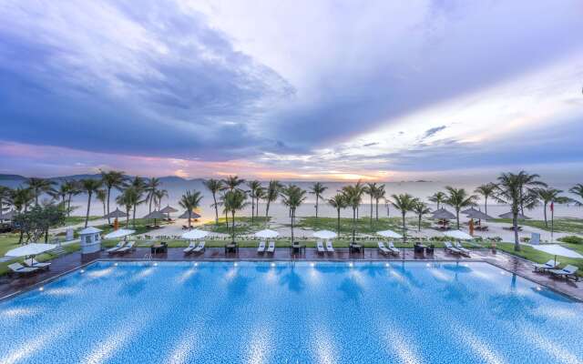 Melia Vinpearl Cam Ranh Beach Resort