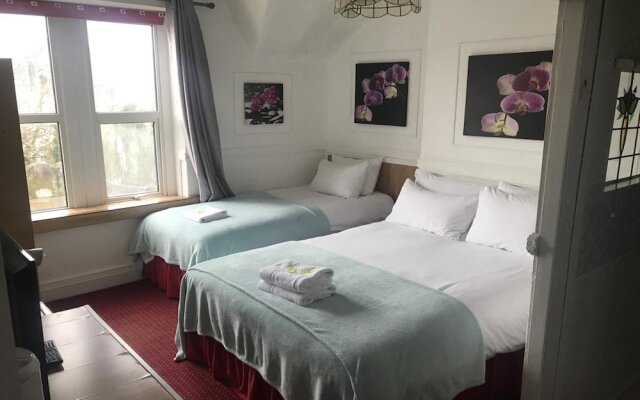 Oyo Maggie Jones Guest House