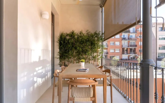 Apartamento de Tres Habitaciones con Terraza 11B
