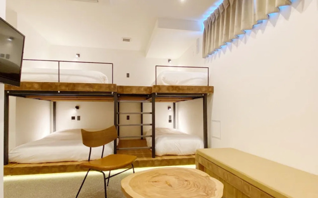 mizuka Imaizumi 5 - unmanned hotel