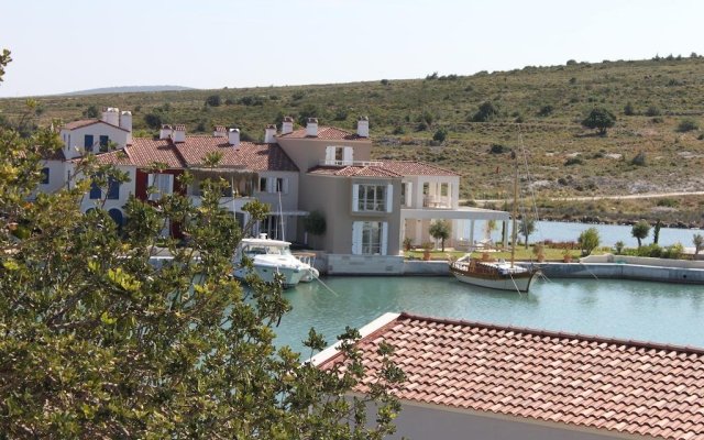 Port Villa Deniz