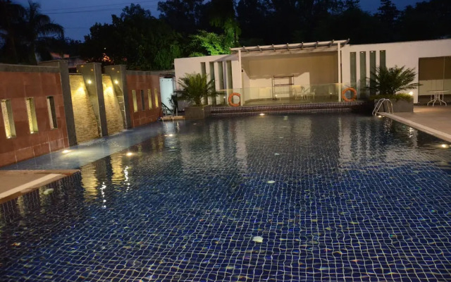 Chanakya BNR Hotel
