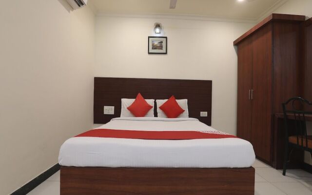 OYO 14726 Hotel Vaishnavi park