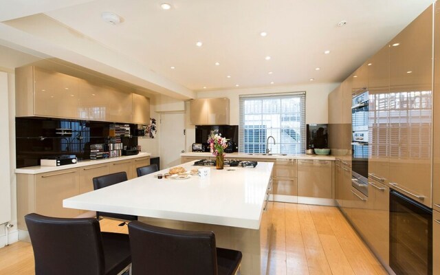 Beautiful 3BR Family Home in the Heart of Chelsea