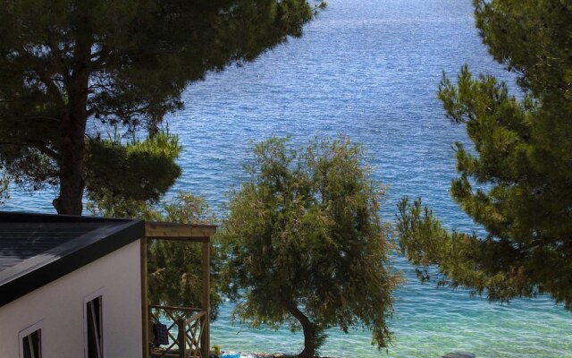 Comfortable Chalet With 2 Bathrooms, Beautiful Trogir at 6km