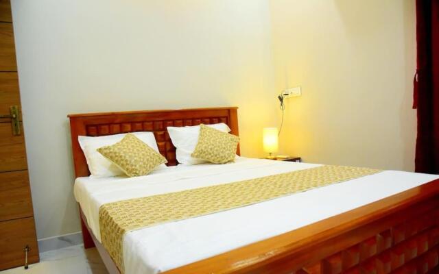 Sri Apartment 2BHK For Familys Couples Parking A1