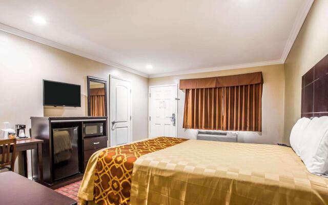 Rodeway Inn & Suites