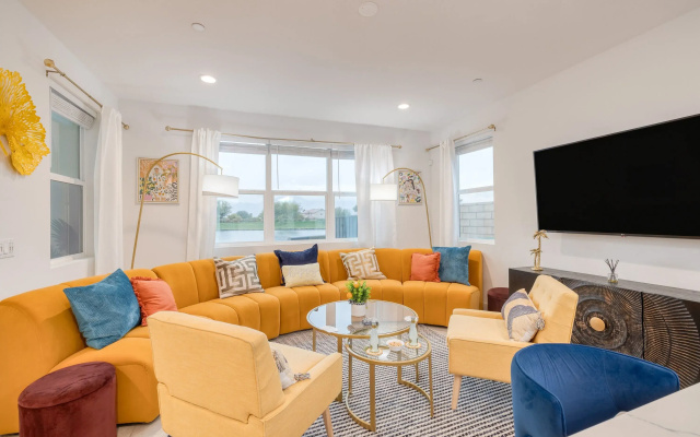 Sunburst by Avantstay Lakefront + Mountain Views