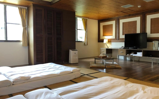 Fenchihu Hotel