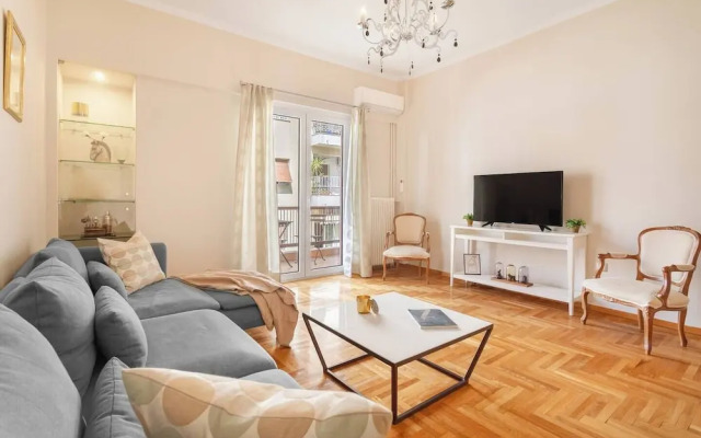 Stylish apt steps from Acropolis by GHH