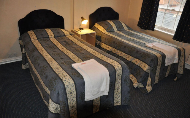 Carlton Hotel