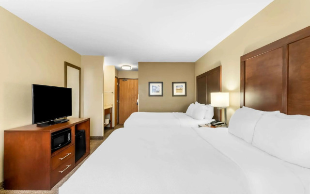 Comfort Inn & Suites Near University of Wyoming