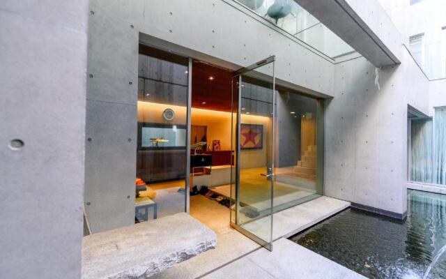 Azabu Modern House