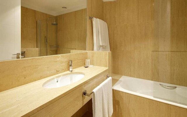 Amara Astoria - Luxury Apartments