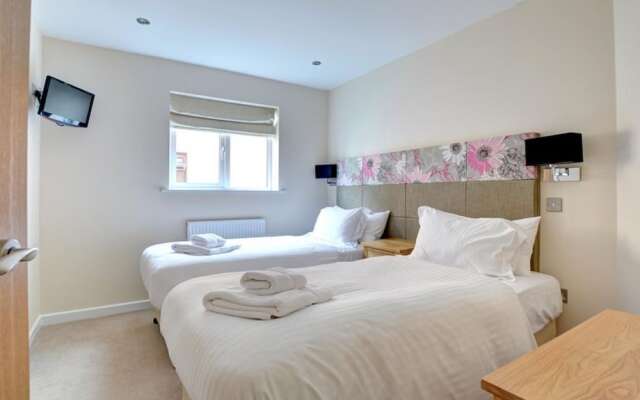 Idyllic Holiday Home in Saint Columb With Terrace