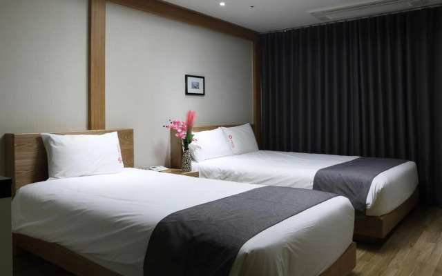 The Hotel Yeong Jong