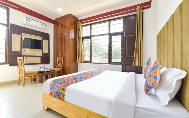 Fabhotel Aayat Home Stay