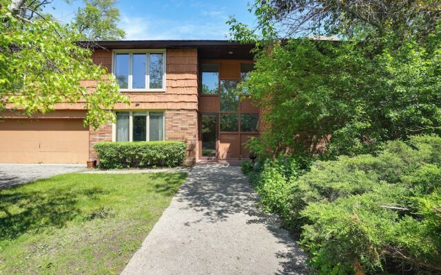 15 Mi to Downtown Minneapolis: Retreat on 5 Acres
