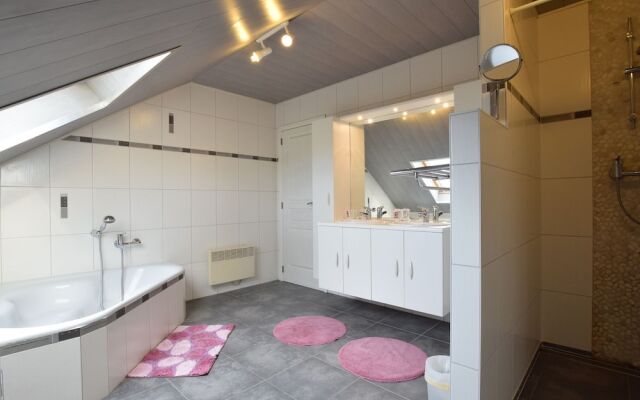 Luxurious Villa in Wibrin Ardennes with Pool