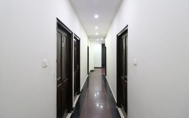 OYO 9565 Hotel New Shiv Murti