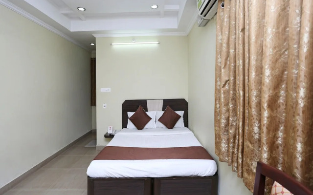 OYO 1108 Hotel Saraswathi Residency