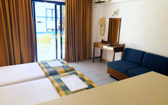 Kassavetis Center - Hotel Studios & Apartments