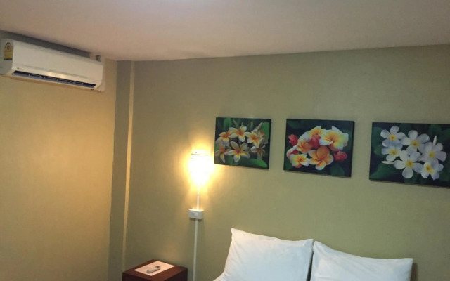 Nawaporn Place Guesthouse