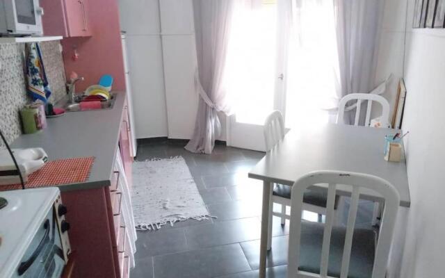 ΔΙΑΜΕΡΙΣΜΑ ΣΕ ΠΟΛΥΚΑΤΟΙΚΙΑ ΣΤΟ ΚΕΝΤΡΟ ΤΩΝ ΣεΡΡΩΝ ΚΩΝΣΤΑΝΤΙΝΟΥ ΣΤΑΜΟΥΛΗ 15